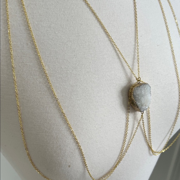 Elegant Gold Necklace Body Chain with White and Gray Agate Druzy Stone Pendant - Picture 4 of 6